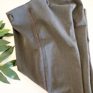 Via Lucci Pants! Pink threading on side! 38